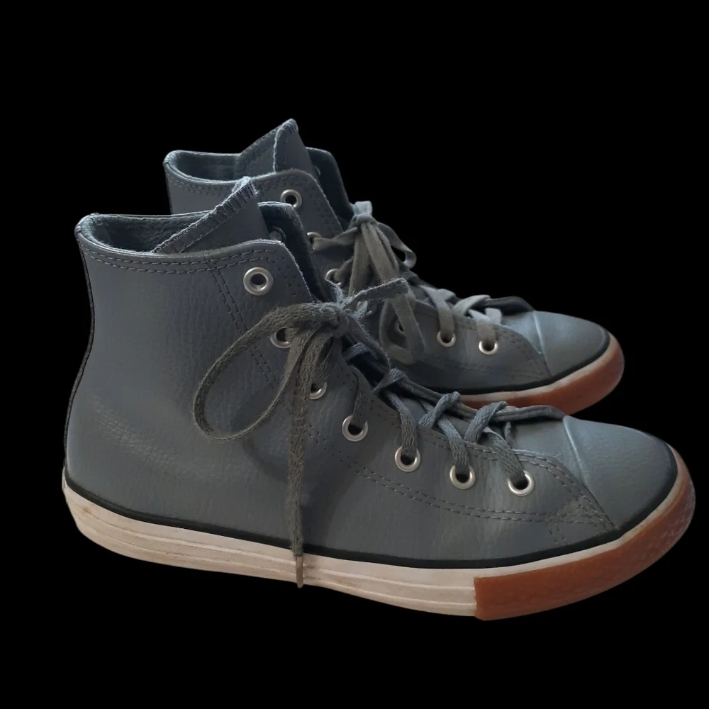 Converse Leather Charcoal Grey Size 4 High-Top Sneakers